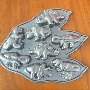Nordic Ware Dinosaur Cakelet Muffin Pan